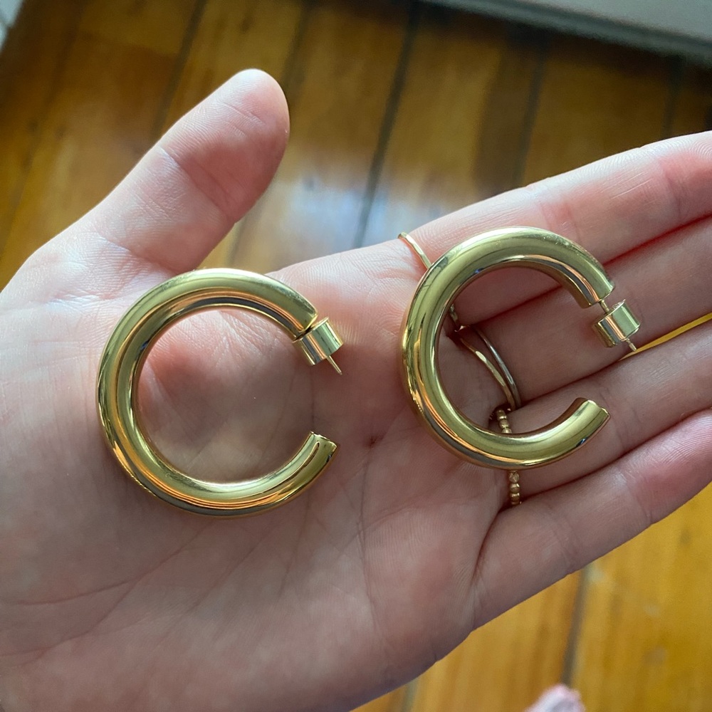 Jennifer Fisher Mini Samira Hoops.